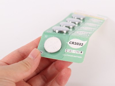 CR2032卡裝紐扣電池